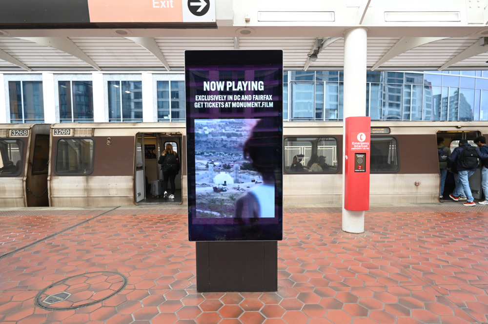 Monument LIVEBOARD at DC Metro platform