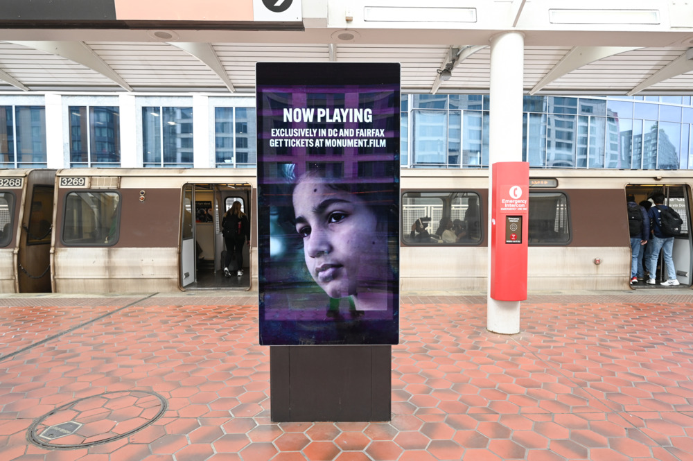 Monument LIVEBOARD at DC Metro platform