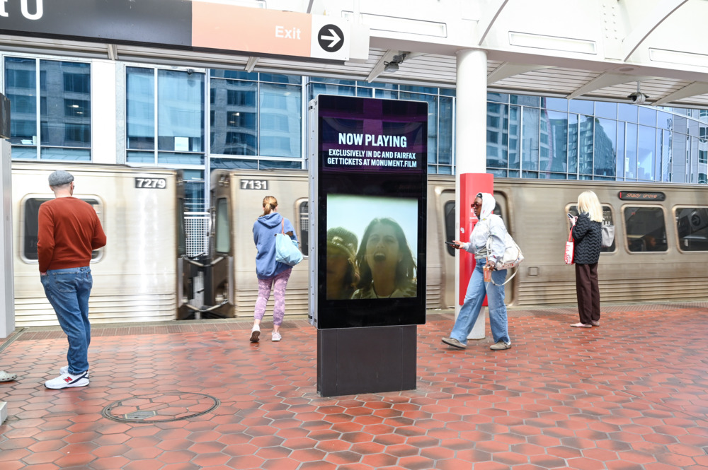 Monument LIVEBOARD at DC Metro platform