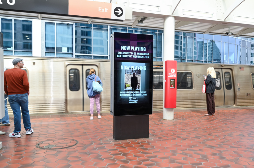 Monument LIVEBOARD at DC Metro platform